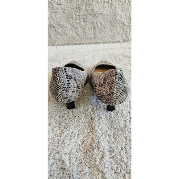 Rockport Adidas Snakeskin‎ White and Gray Leather Kitten Heel Pumps Womens Sz 9M - Picture 3 of 6
